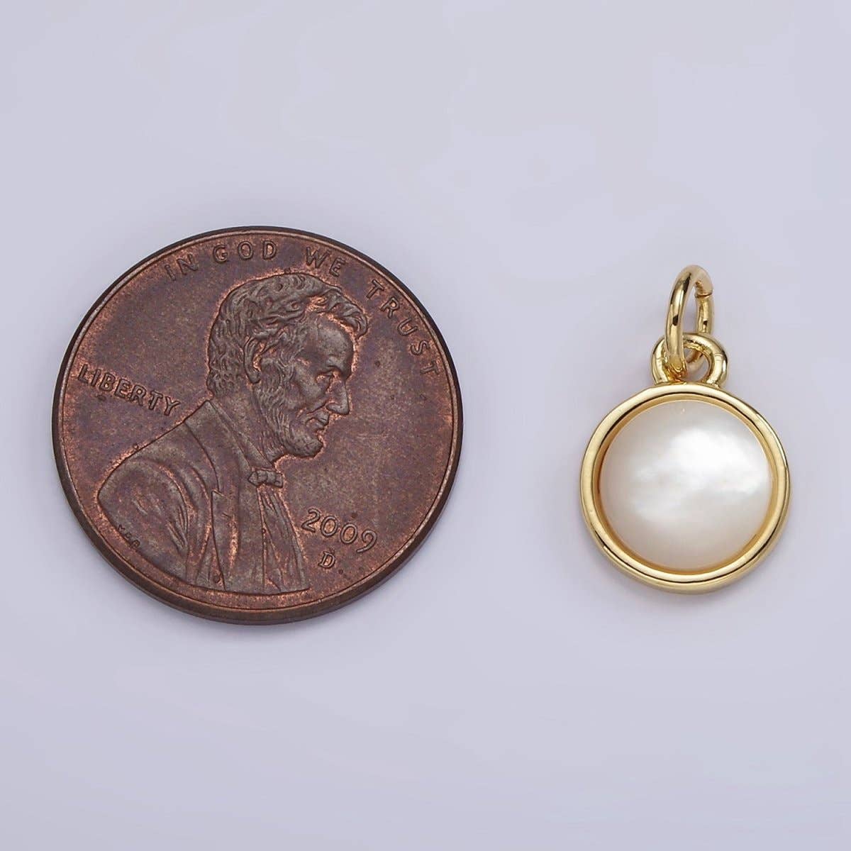 14K Gold Filled Shell Pearl Round Bezel Charm | AG544