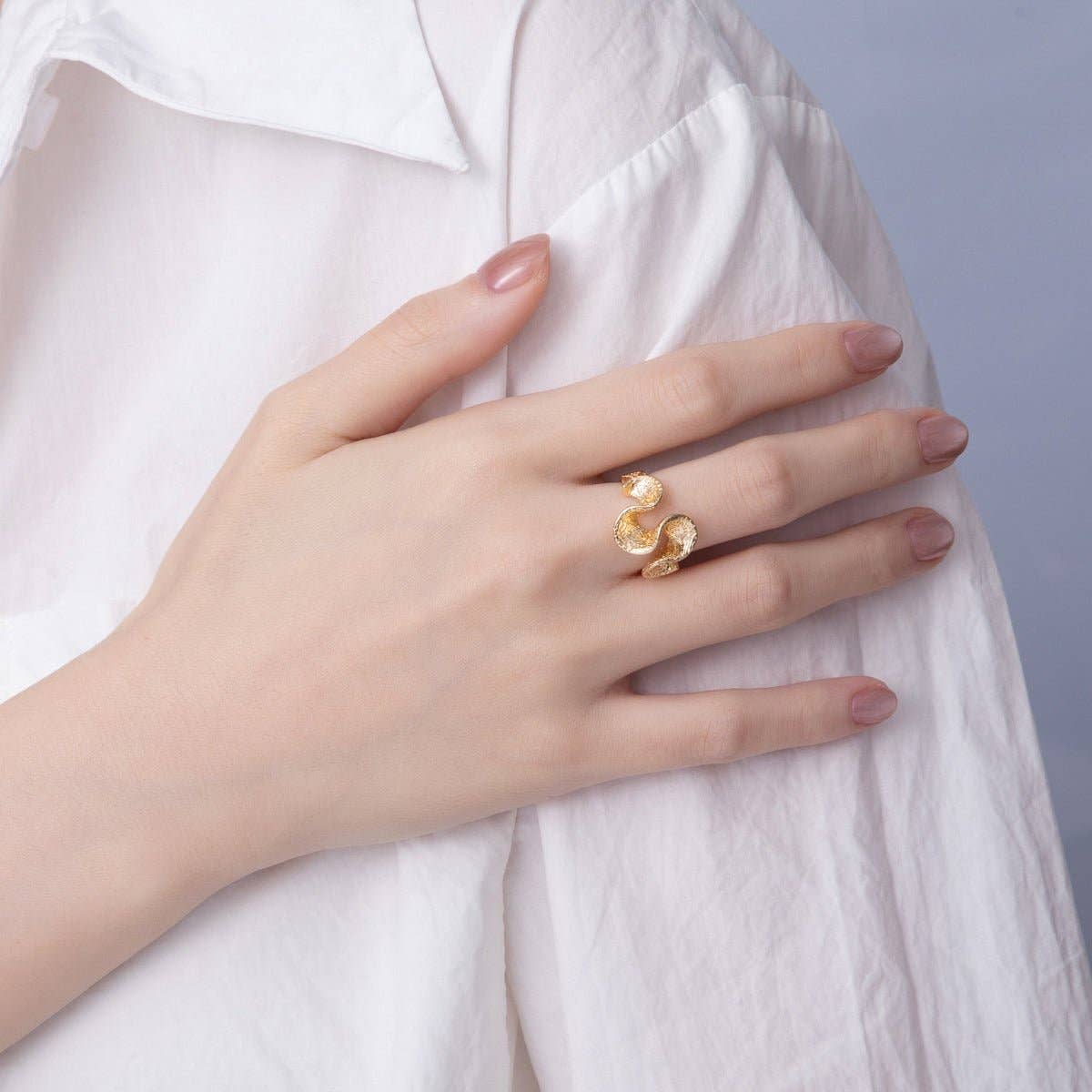 18K Gold Filled Leaf Textured Curved Wave Band Adjustable Ring | O596