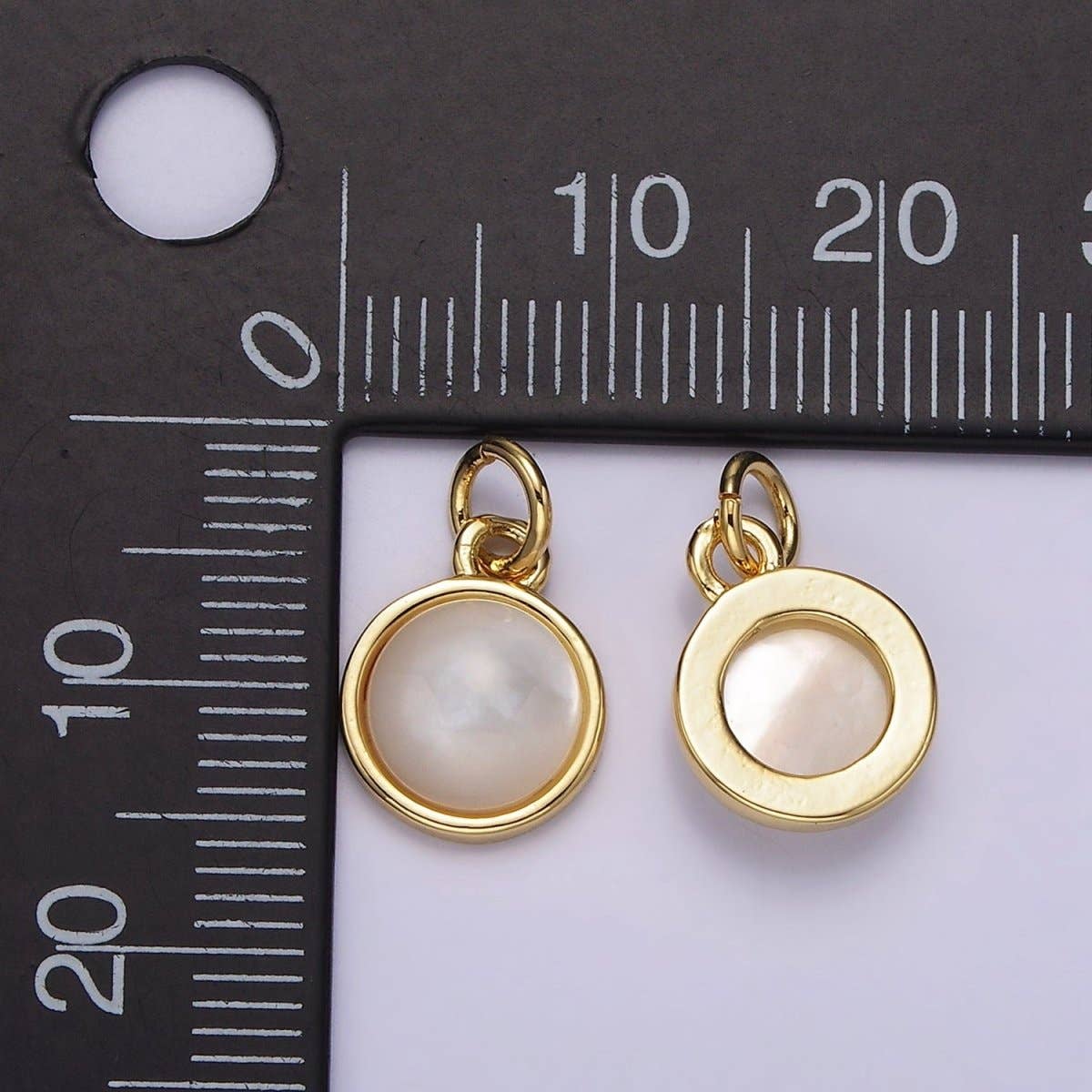 14K Gold Filled Shell Pearl Round Bezel Charm | AG544