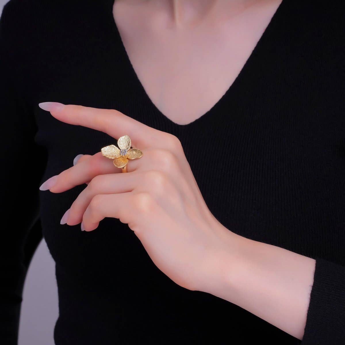 14K Gold Filled Clear CZ Line-Textured Flower Ring | O996