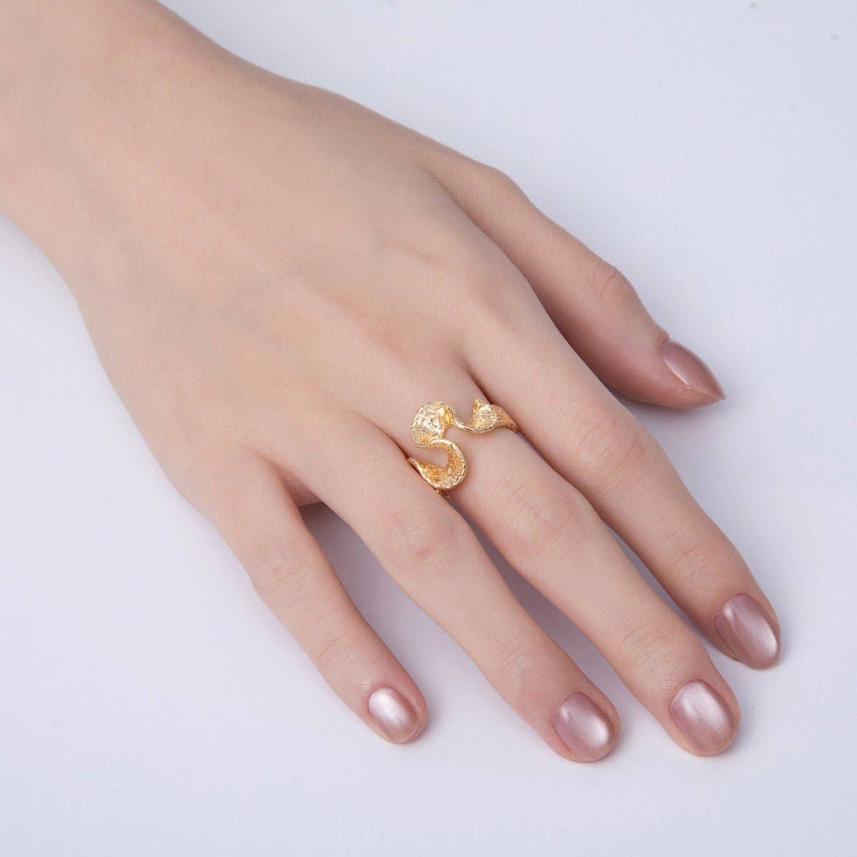18K Gold Filled Leaf Textured Curved Wave Band Adjustable Ring | O596