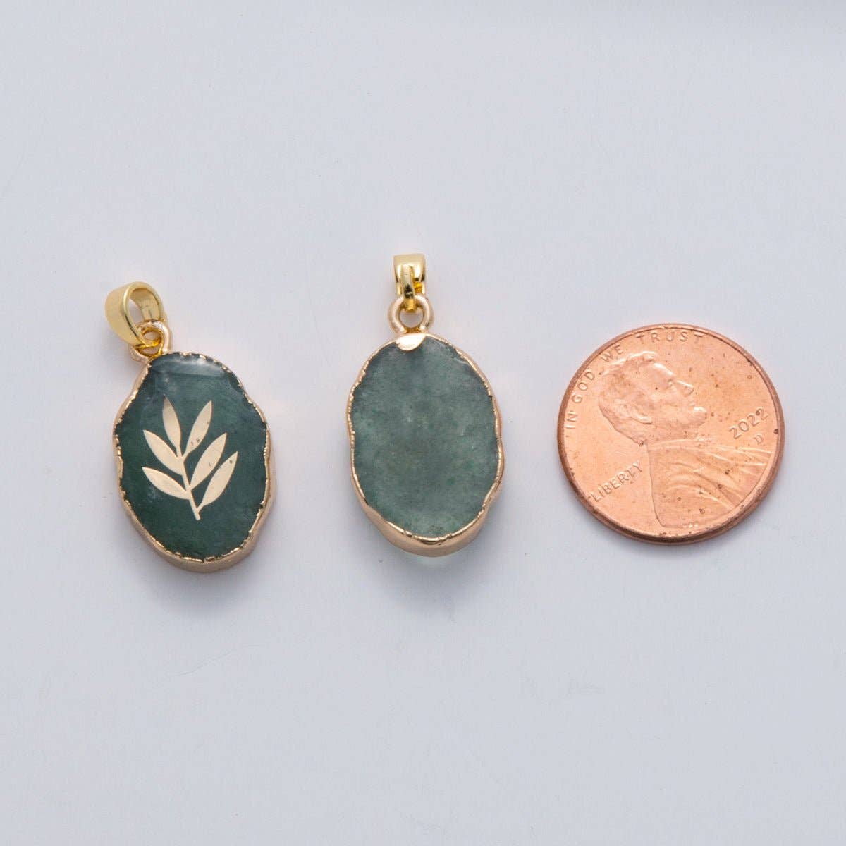 18K Gold Filled Leaf Green Aventurine Oblong Pendant | AH697