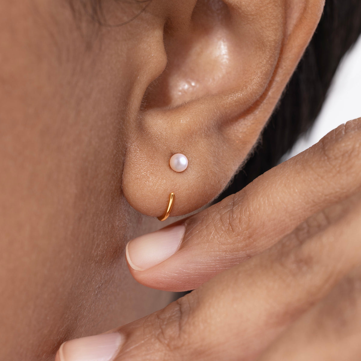 Pearl Huggies Earrings - Gold