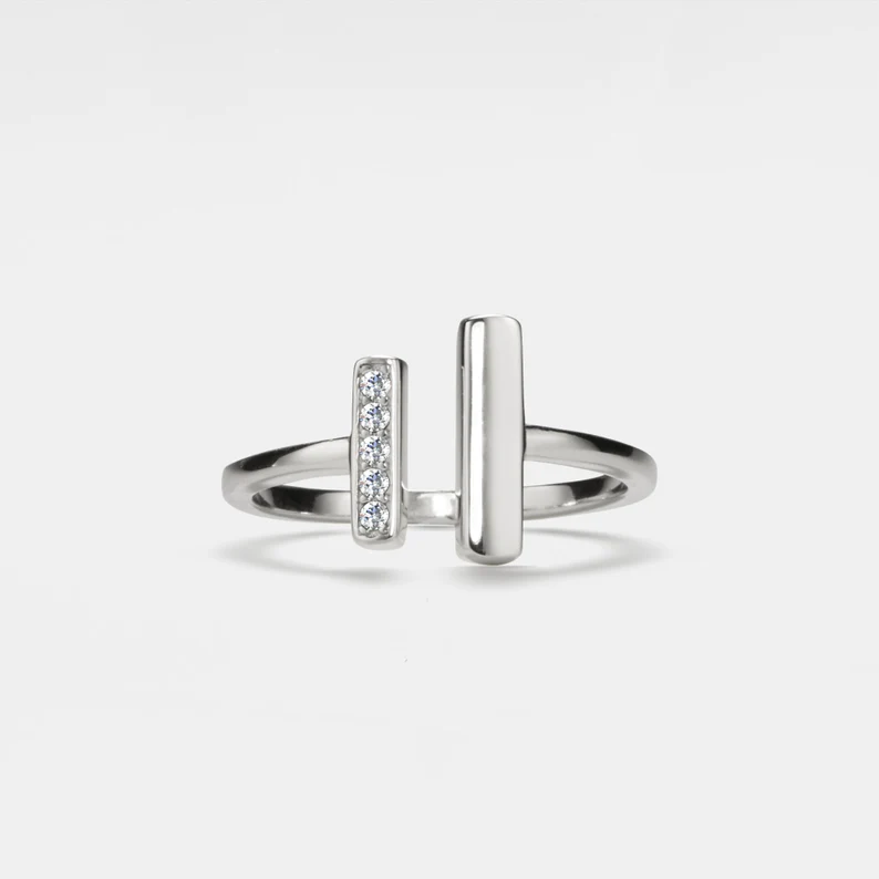 Colorless Gem Stone Wire Ring