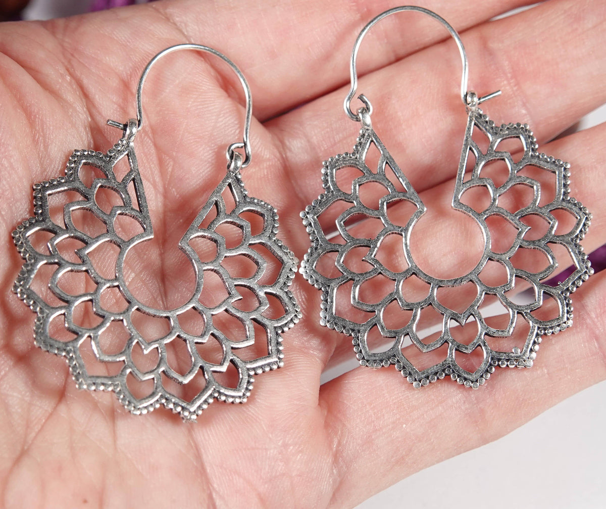 Floral pattern Earrings of Golden and Silver Color