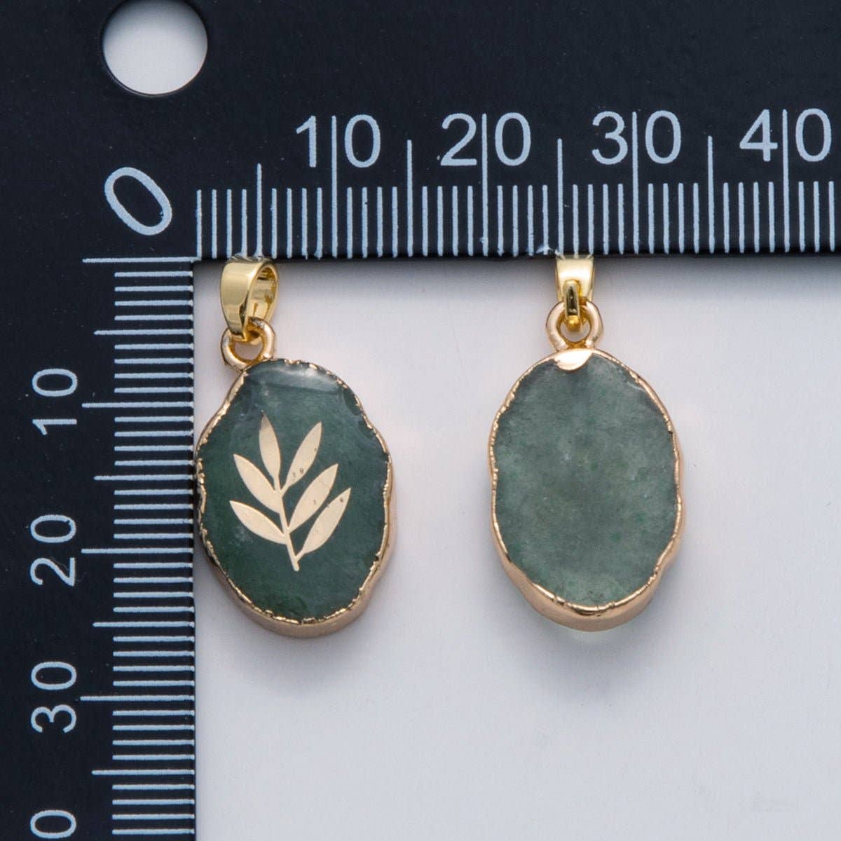 18K Gold Filled Leaf Green Aventurine Oblong Pendant | AH697