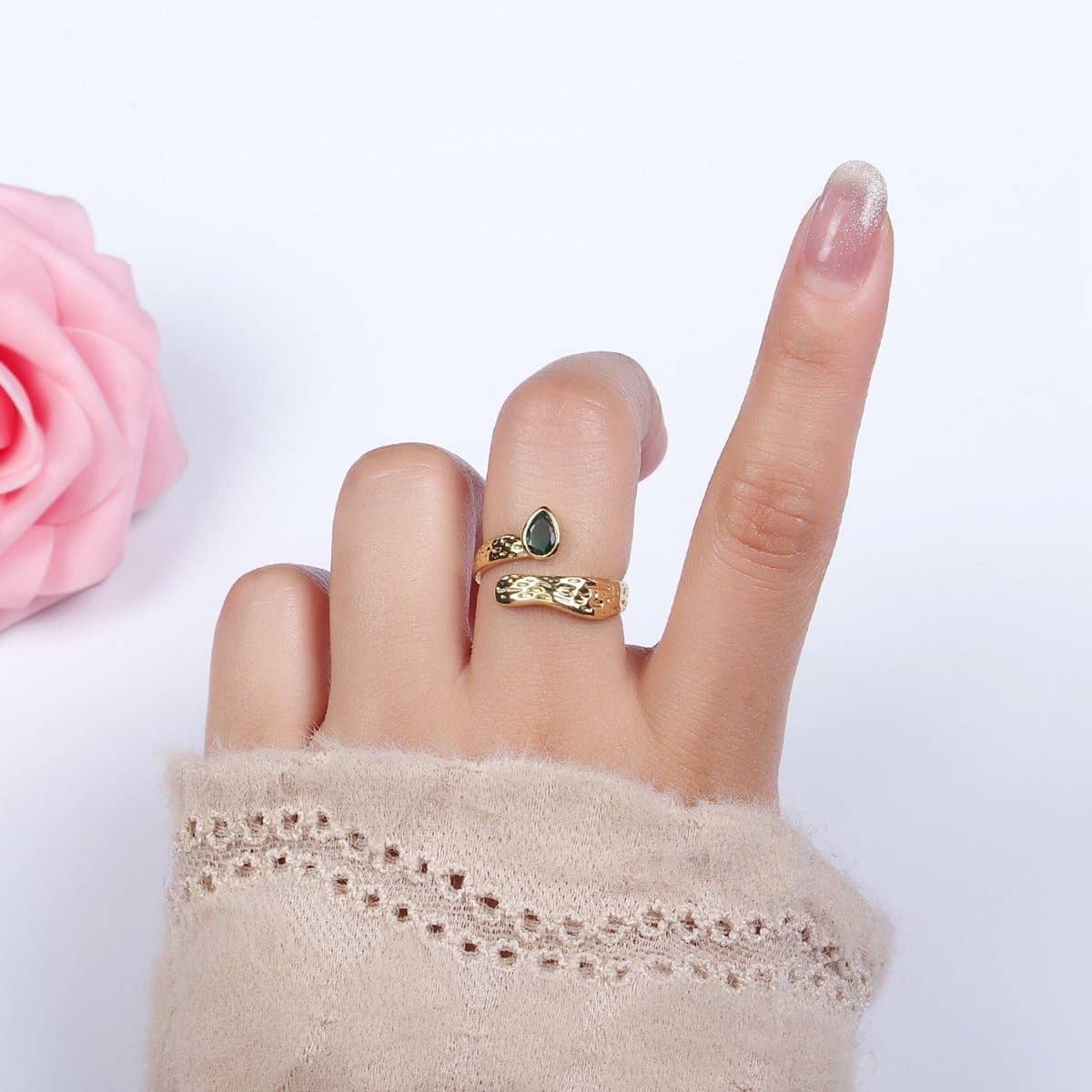 14K Gold Filled Green Teardrop CZ Hammered Band Ring | O-568